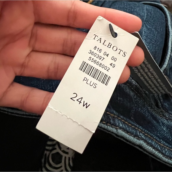 ⭐️ NWT TALBOTS WIDE LEG JEANS - VOYAGE WASH  Size: PLUS 24W ⭐️ - Picture 4 of 6